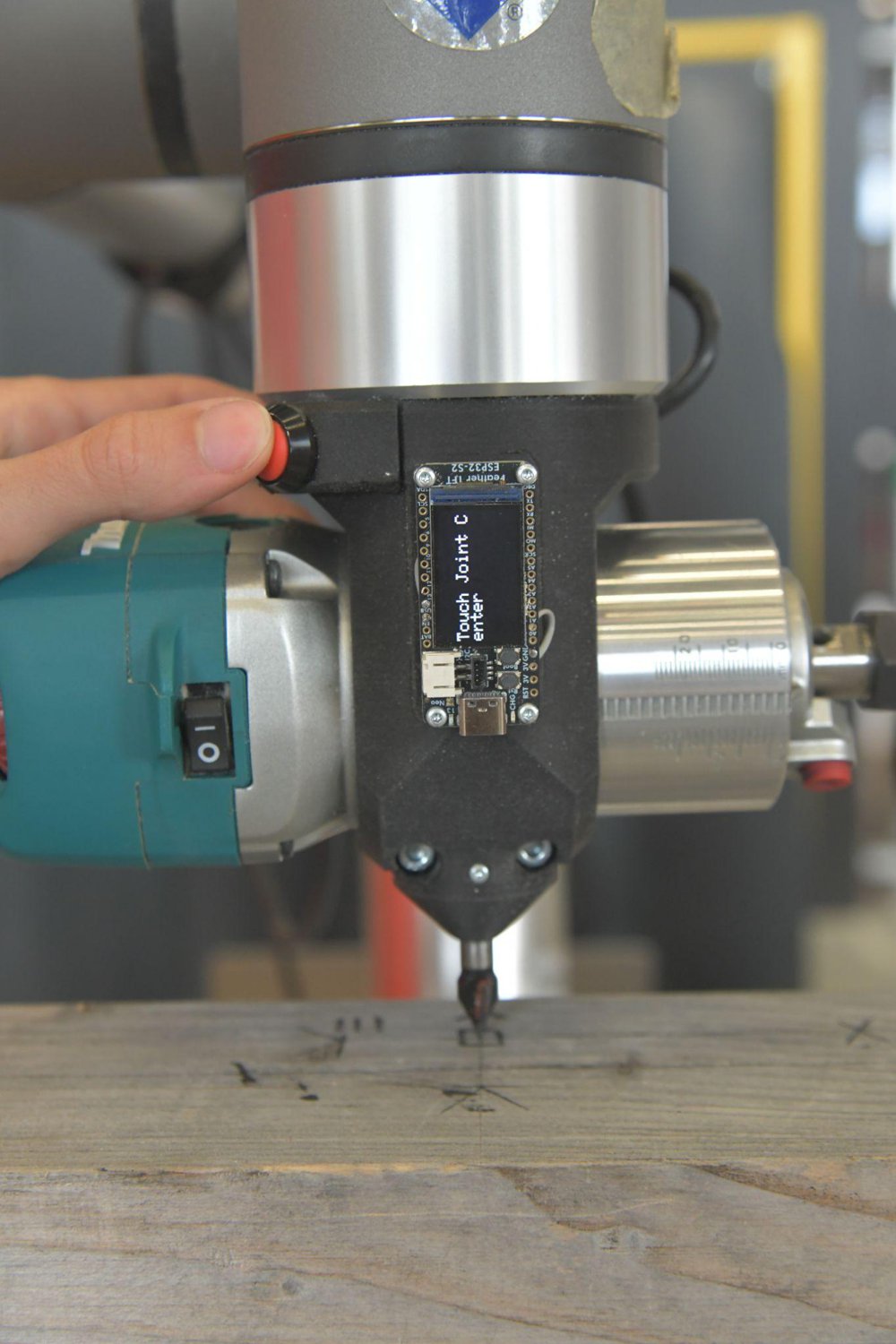 milling the detected feature